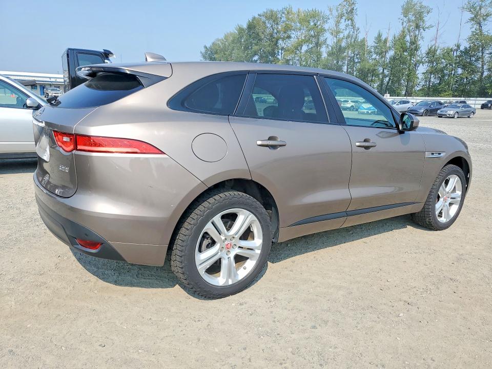 Photo 3 from auction – 2017 JAGUAR F-PACE with VIN SADCL2BN5HA088708