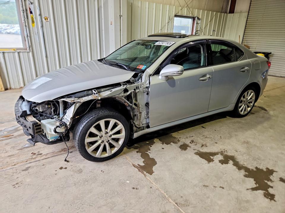 LEXUS IS 2009 with VIN JTHCK262595032209 - Photo from auction