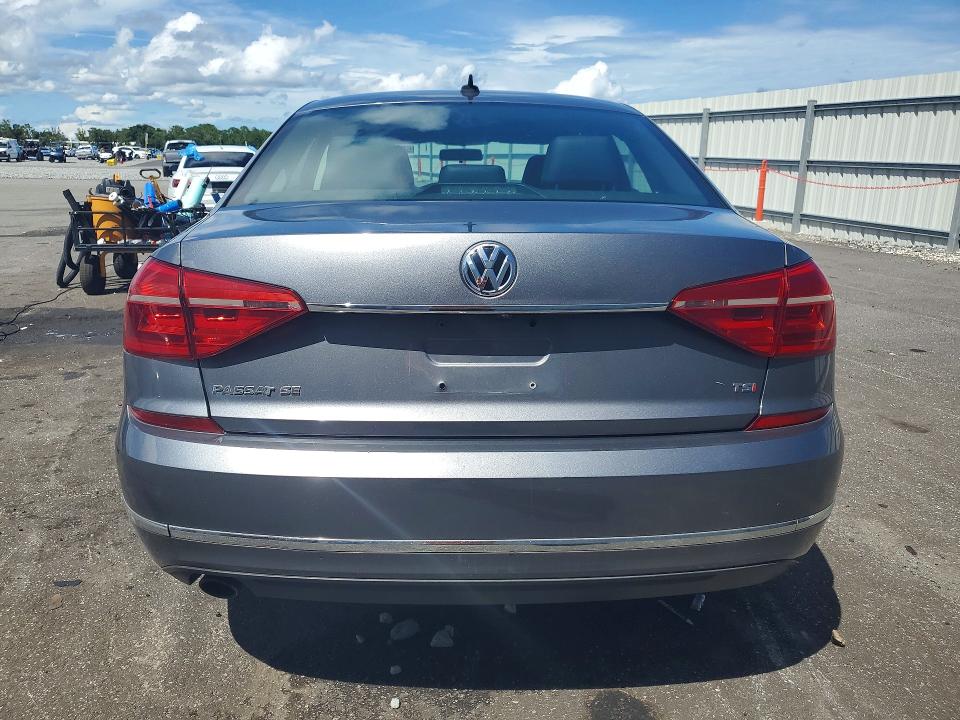 Foto 6 de la subasta – 2016 VOLKSWAGEN PASSAT con VIN 1VWBT7A30GC030526