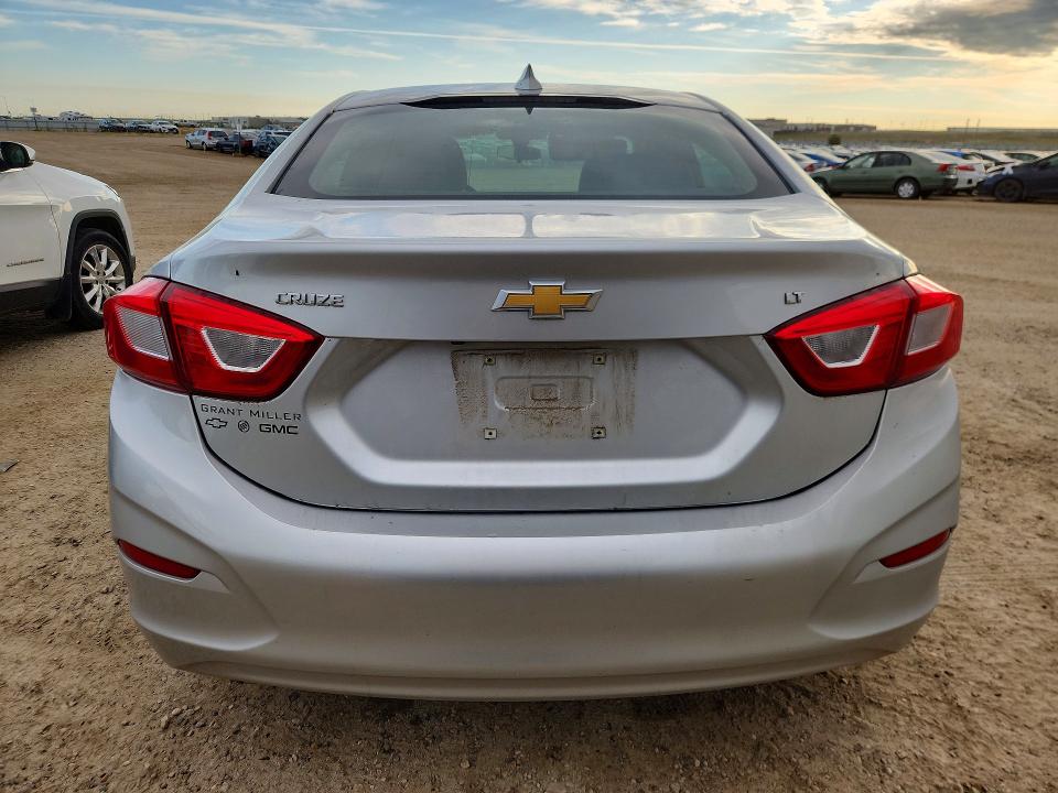 Photo 6 from auction – 2018 CHEVROLET CRUZE with VIN 1G1BE5SM2J7150281