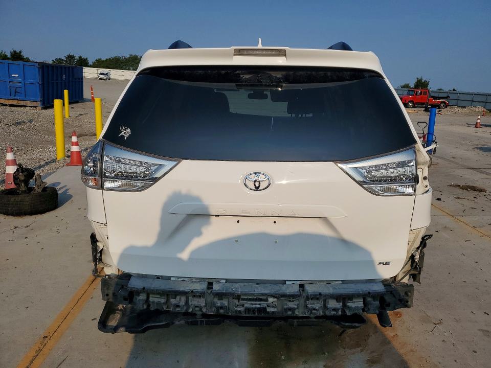 Photo 6 from auction – 2018 TOYOTA SIENNA with VIN 5TDXZ3DC2JS927882