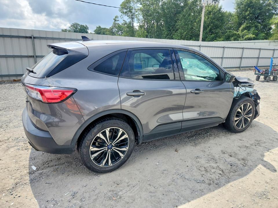 Photo 3 from auction – 2021 FORD ESCAPE with VIN 1FMCU0G66MUA28164