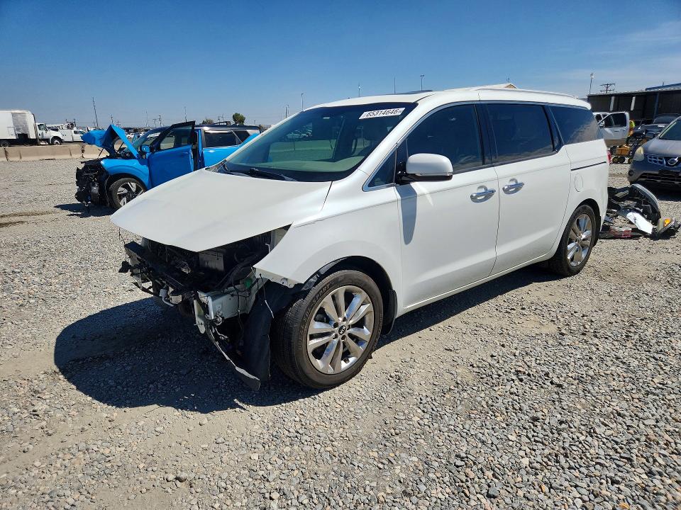 KIA SEDONA 2015 z numerem VIN KNDME5C17F6033474 - Zdjęcie z aukcji