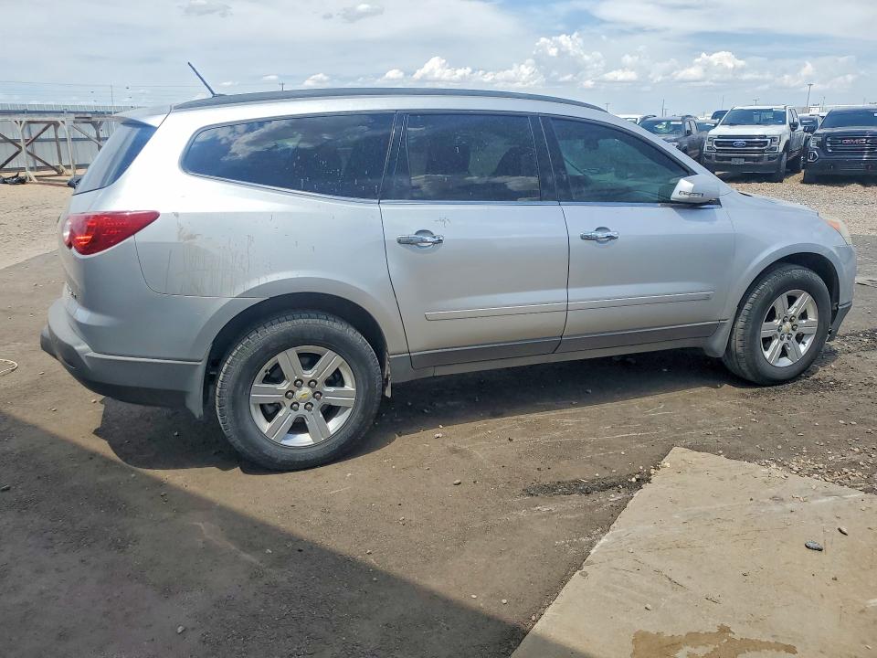 Photo 3 from auction – 2010 CHEVROLET TRAVERSE with VIN 1GNLVFED9AS145113