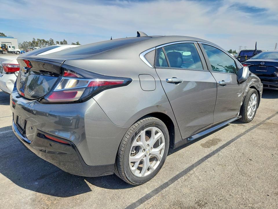 Photo 3 from auction – 2017 CHEVROLET VOLT with VIN 1G1RD6S50HU196476