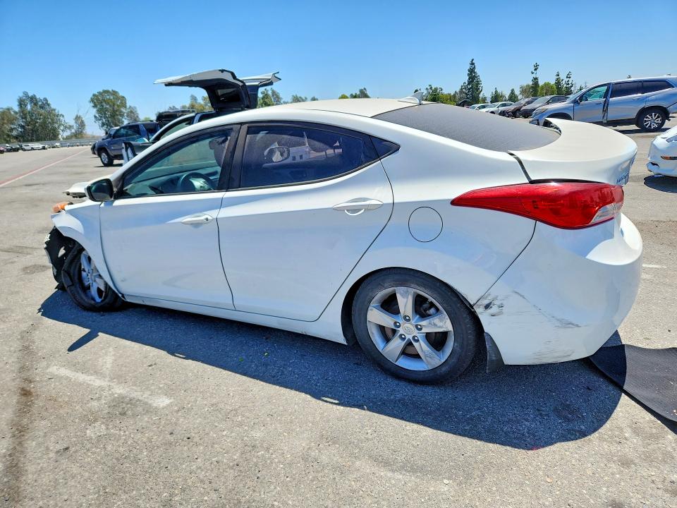 Photo 2 from auction – 2013 HYUNDAI ELANTRA with VIN 5NPDH4AE4DH428058