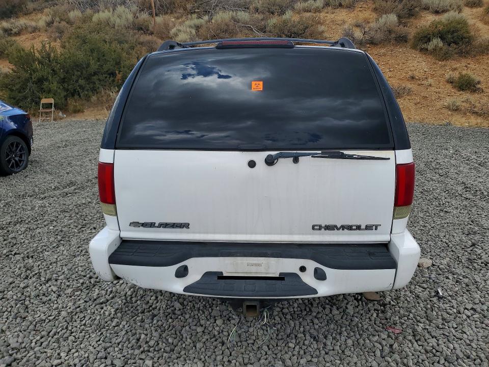 Photo 6 from auction – 2002 CHEVROLET BLAZER with VIN 1GNDT13W92K152534