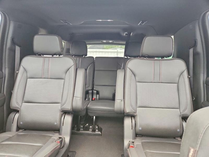 Photo 10 from auction – 2023 CHEVROLET SUBURBAN with VIN 1GNSKEKD1PR279715