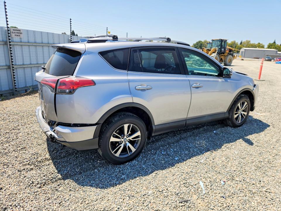 Фото 3 с аукциона – 2017 TOYOTA RAV4 с VIN 2T3WFREV2HW398174