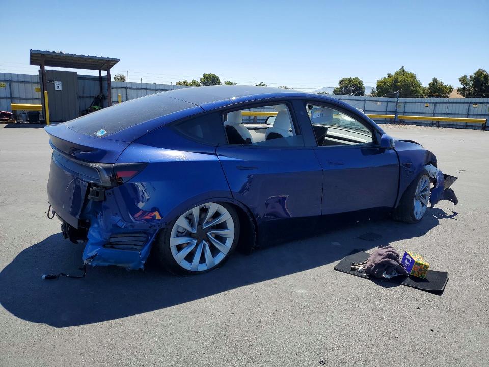 Фото 3 с аукциона – 2026 TESLA MODEL Y с VIN 7SAYGDED8TF420244