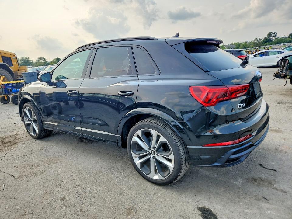 Photo 2 from auction – 2021 AUDI Q3 with VIN WA1DECF3XM1031739