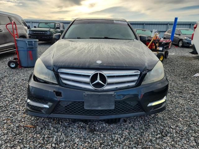 Photo 5 from auction – 2013 MERCEDES-BENZ C with VIN WDDGF8AB1DR288145