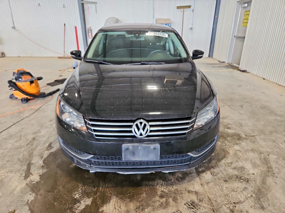 Photo 5 from auction – 2013 VOLKSWAGEN PASSAT with VIN 1VWAH7A35DC052692