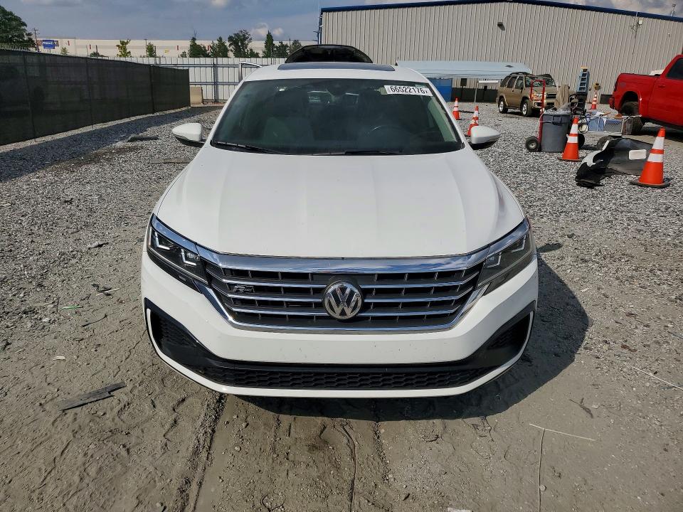 Photo 5 from auction – 2020 VOLKSWAGEN PASSAT with VIN 1VWMA7A33LC023403