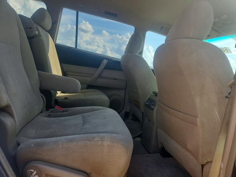 Photo 11 from auction – 2010 TOYOTA HIGHLANDER with VIN 5TDZK3EH3AS022574