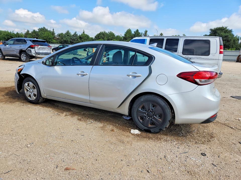 Photo 2 from auction – 2017 KIA FORTE with VIN 3KPFK4A70HE160079