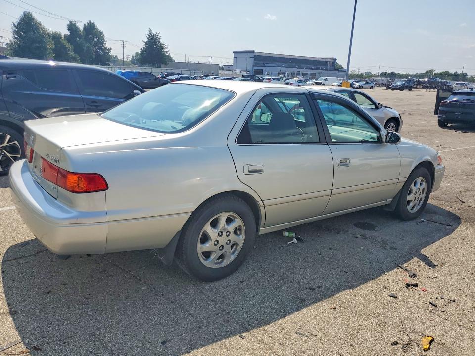 Photo 3 from auction – 2000 TOYOTA CAMRY with VIN 4T1BF28K6YU107160