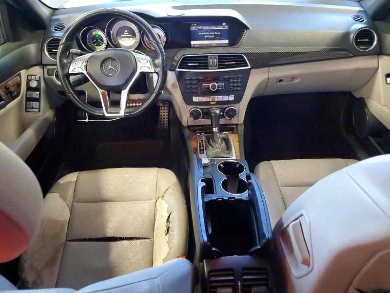 Photo 8 from auction – 2012 MERCEDES-BENZ C with VIN WDDGF4HB1CA649532