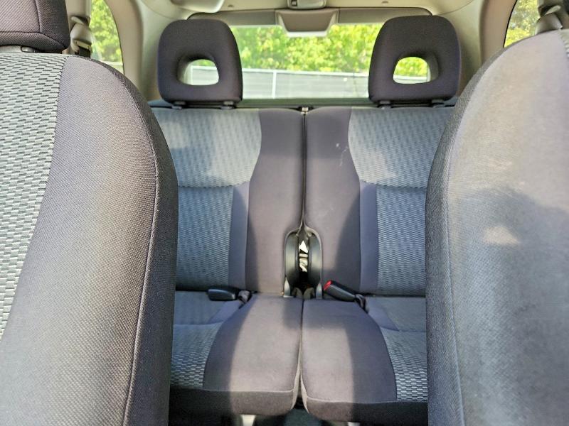Photo 10 from auction – 2005 TOYOTA RAV4 with VIN JTEHD20V550052600