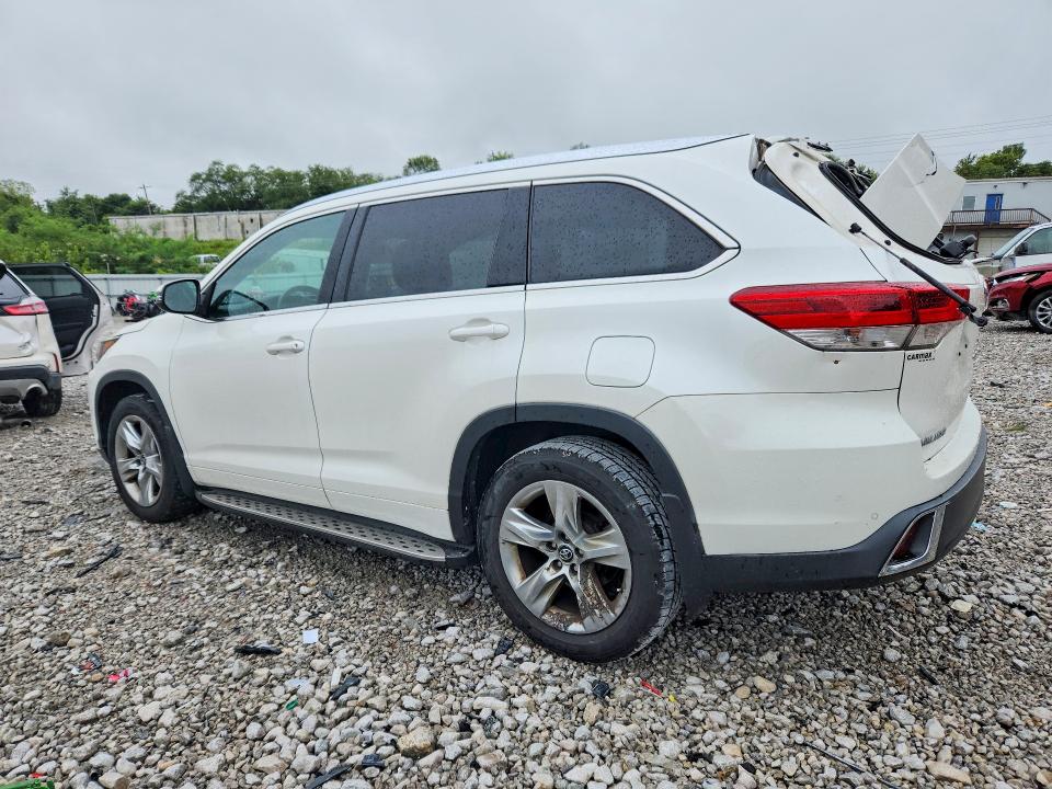 Photo 2 from auction – 2017 TOYOTA HIGHLANDER with VIN 5TDYZRFHXHS209443