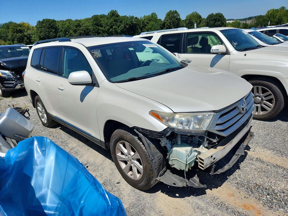 Photo 4 from auction – 2013 TOYOTA HIGHLANDER with VIN 5TDBK3EH8DS251760