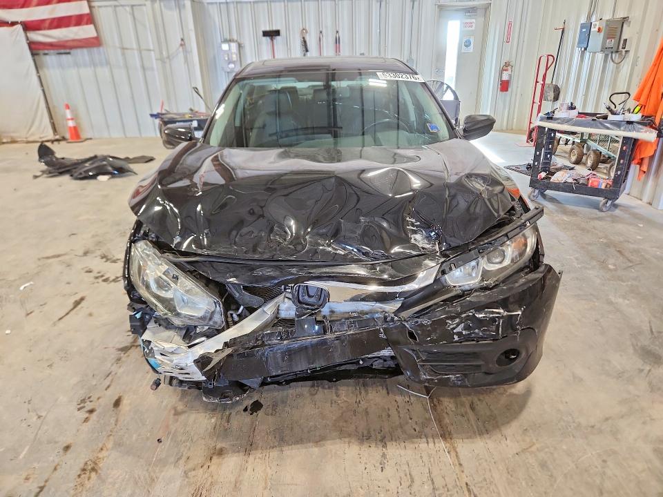 Photo 5 from auction – 2017 HONDA CIVIC with VIN 19XFC1F70HE003950