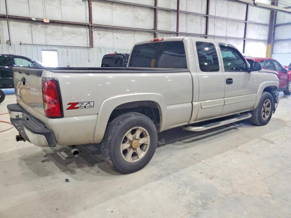 Photo 3 from auction – 2006 CHEVROLET SILVERADO with VIN 1GCEK19BX6E111354