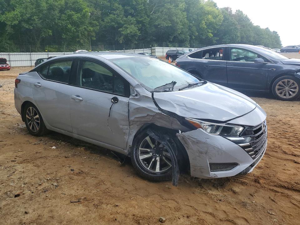 Photo 4 from auction – 2023 NISSAN VERSA with VIN 3N1CN8EV9PL870640