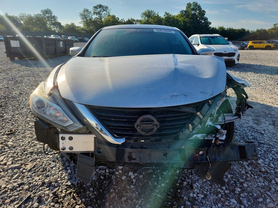 Photo 5 from auction – 2017 NISSAN ALTIMA with VIN 1N4AL3AP4HC229449