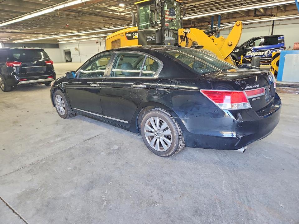 Photo 2 from auction – 2011 HONDA ACCORD with VIN 1HGCP3F82BA001401