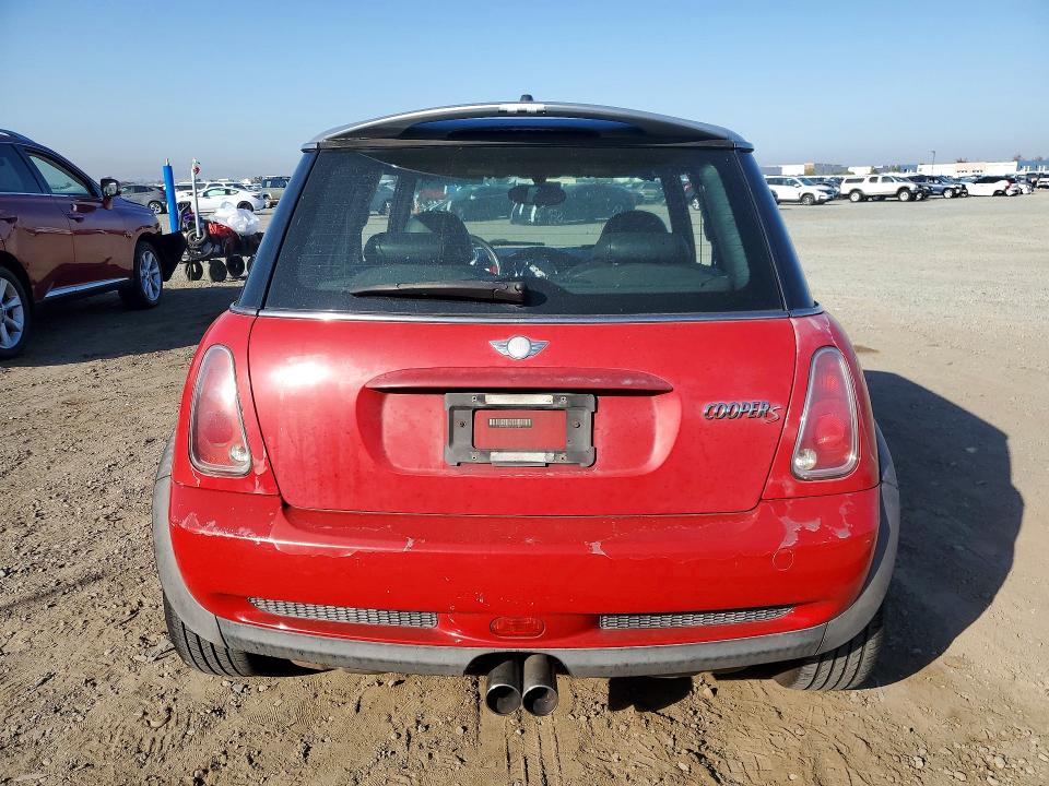 Photo 6 from auction – 2006 MINI COOPER with VIN WMWRE33536TJ34894