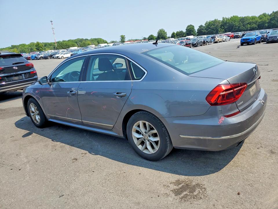 Photo 2 from auction – 2017 VOLKSWAGEN PASSAT with VIN 1VWAT7A38HC031839