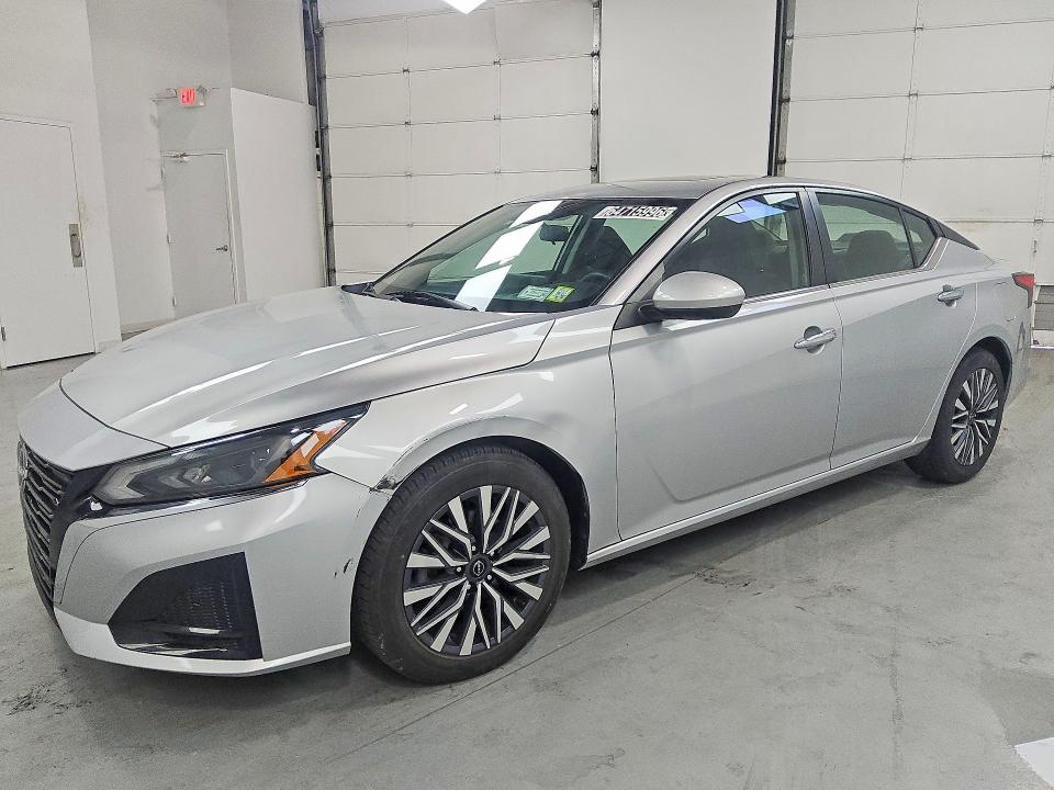 NISSAN ALTIMA 2023 with VIN 1N4BL4DVXPN320829 - Photo from auction