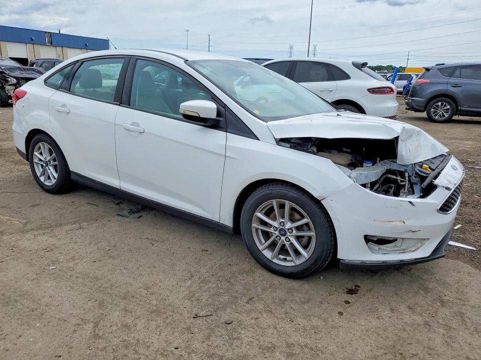 Photo 4 from auction – 2016 FORD FOCUS with VIN 1FADP3F23GL239080