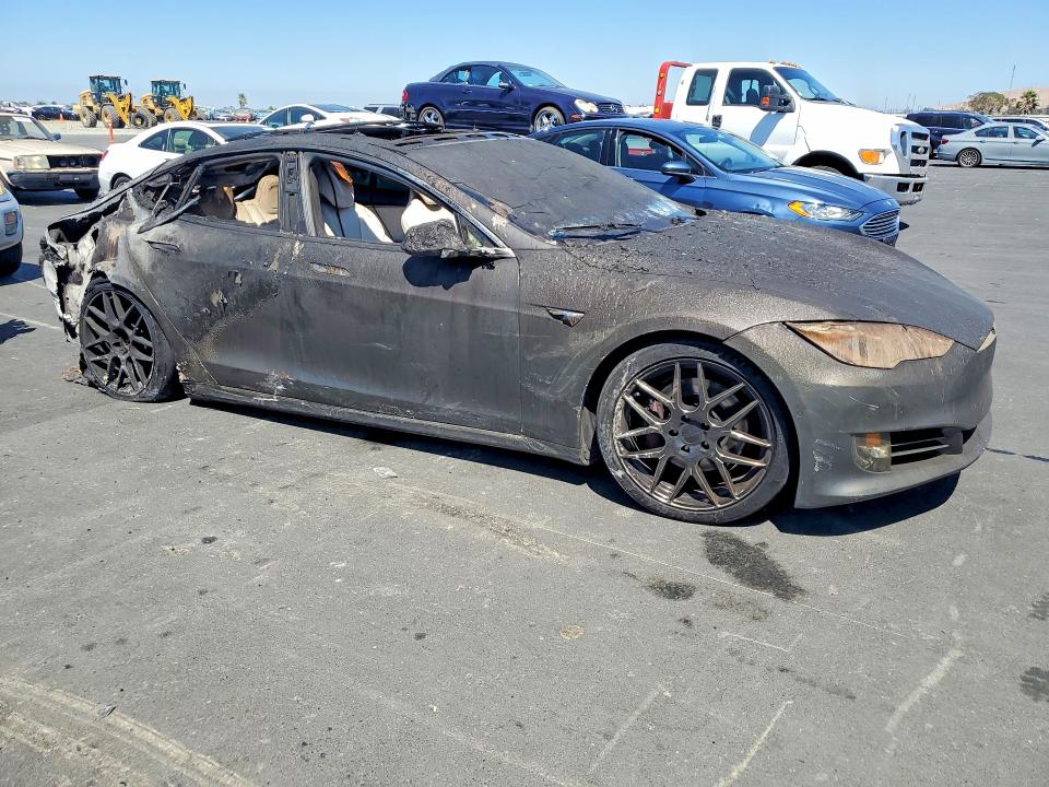 Photo 4 from auction – 2018 TESLA MODEL S with VIN 5YJSA1E41JF243066