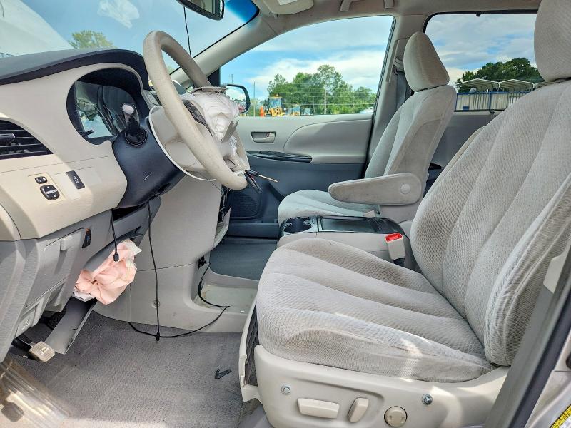 Photo 7 from auction – 2011 TOYOTA SIENNA with VIN 5TDJK3DC9BS003967