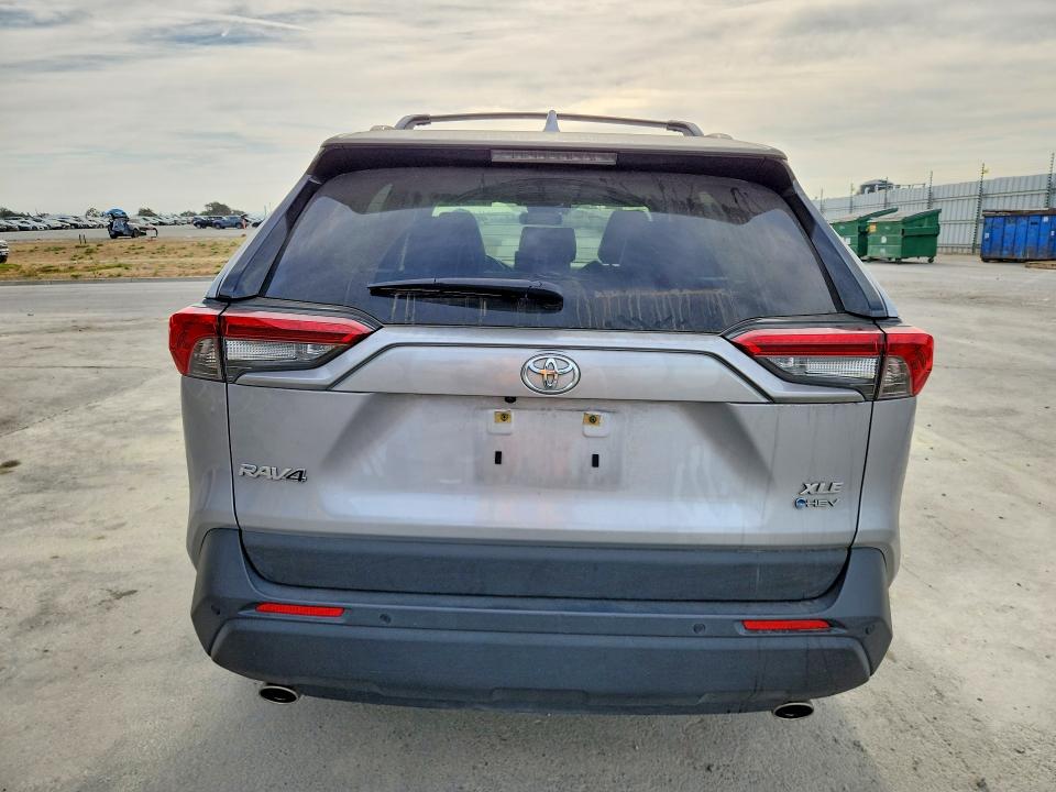 Photo 6 from auction – 2025 TOYOTA RAV4 with VIN JTMB6RFV0SD156341