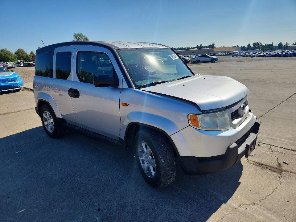 Photo 4 from auction – 2011 HONDA ELEMENT with VIN 5J6YH2H76BL003859