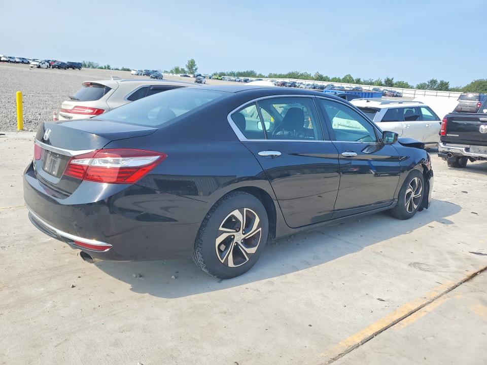 Photo 3 from auction – 2016 HONDA ACCORD with VIN 1HGCR2F32GA018702