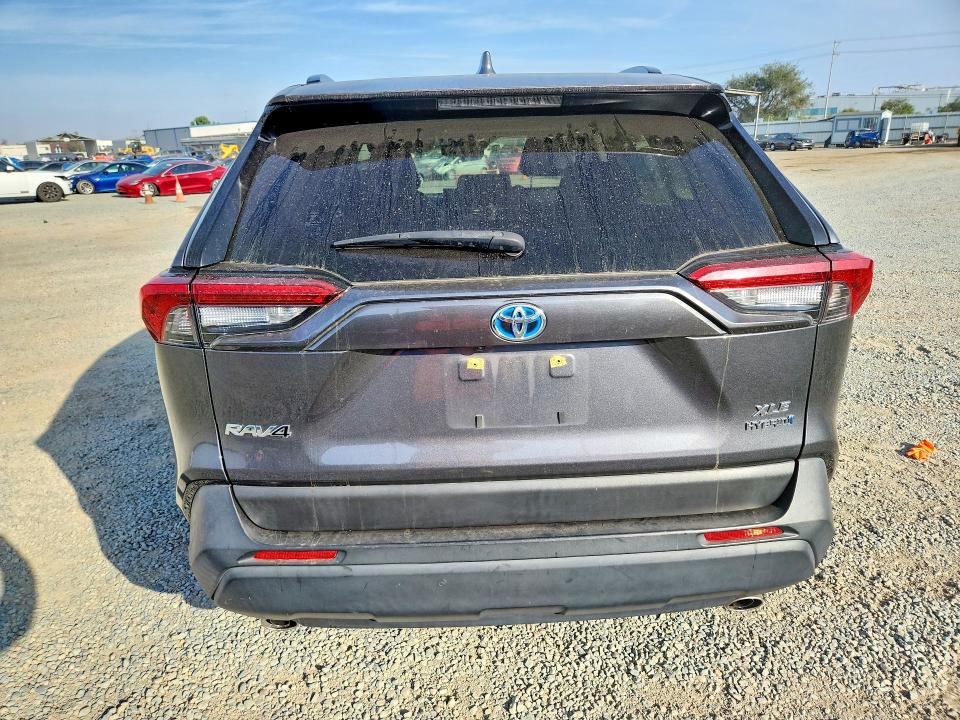 Photo 6 from auction – 2022 TOYOTA RAV4 with VIN JTMB6RFV8ND069906