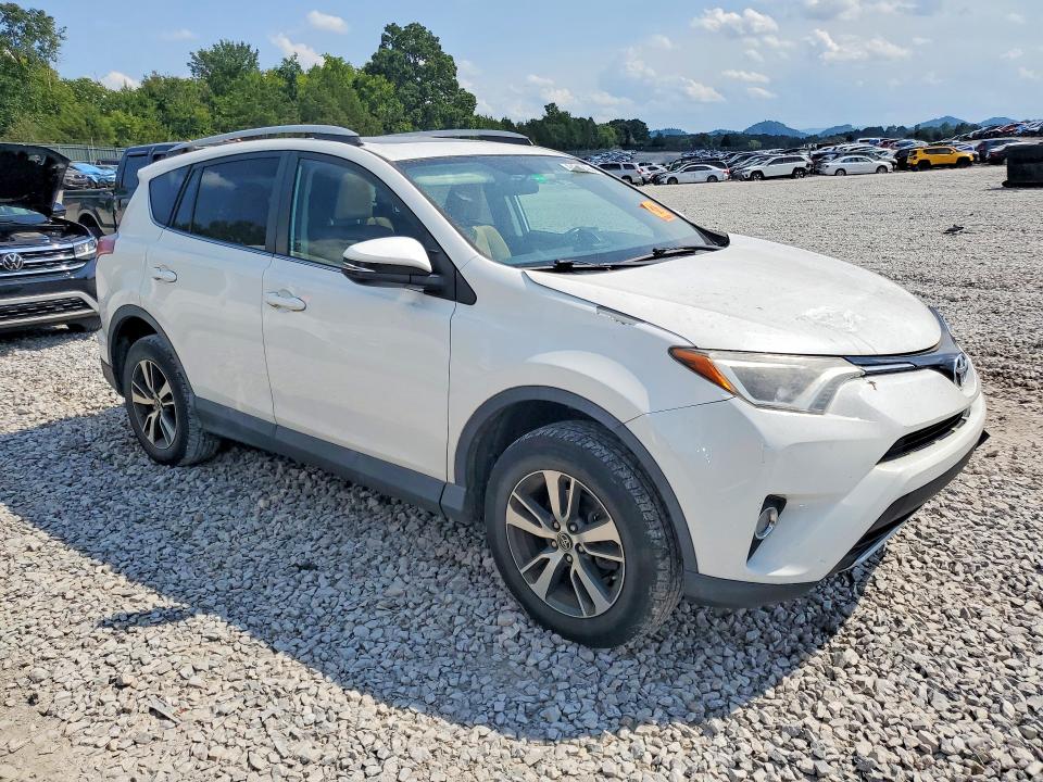 Photo 4 from auction – 2016 TOYOTA RAV4 with VIN 2T3WFREV4GW288578