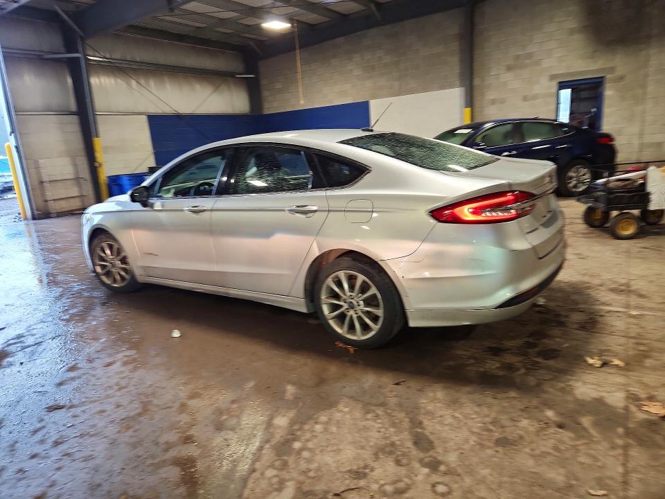 Photo 2 from auction – 2017 FORD FUSION with VIN 3FA6P0LU0HR385386