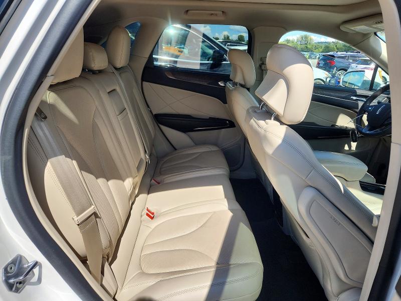 Photo 11 from auction – 2019 LINCOLN MKC with VIN 5LMCJ3C92KUL03775