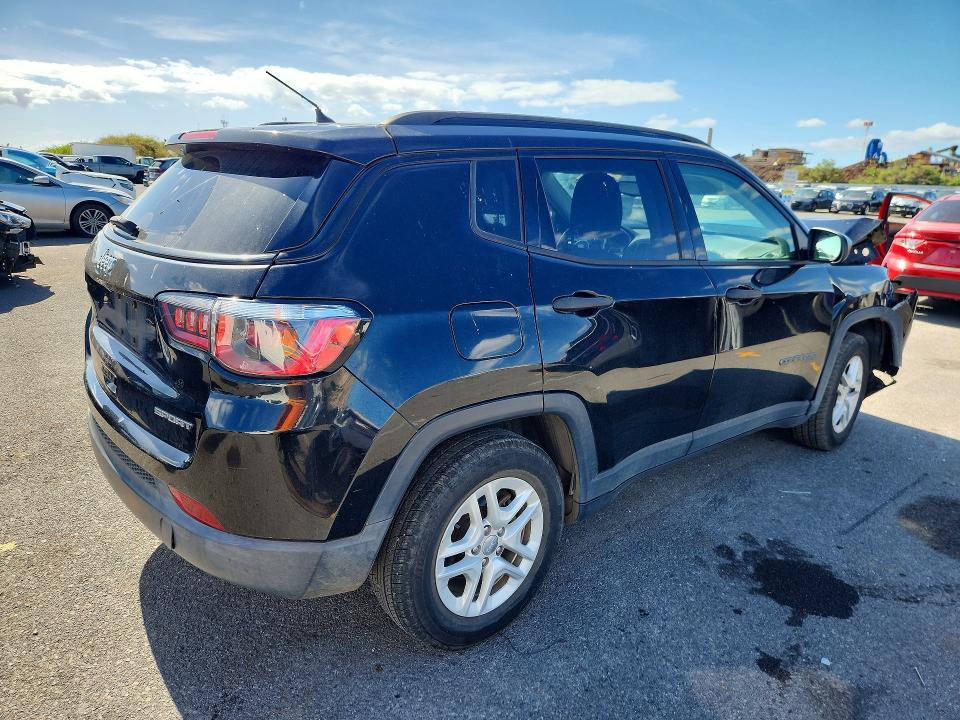 Photo 3 from auction – 2017 JEEP COMPASS with VIN 3C4NJCAB4HT658214