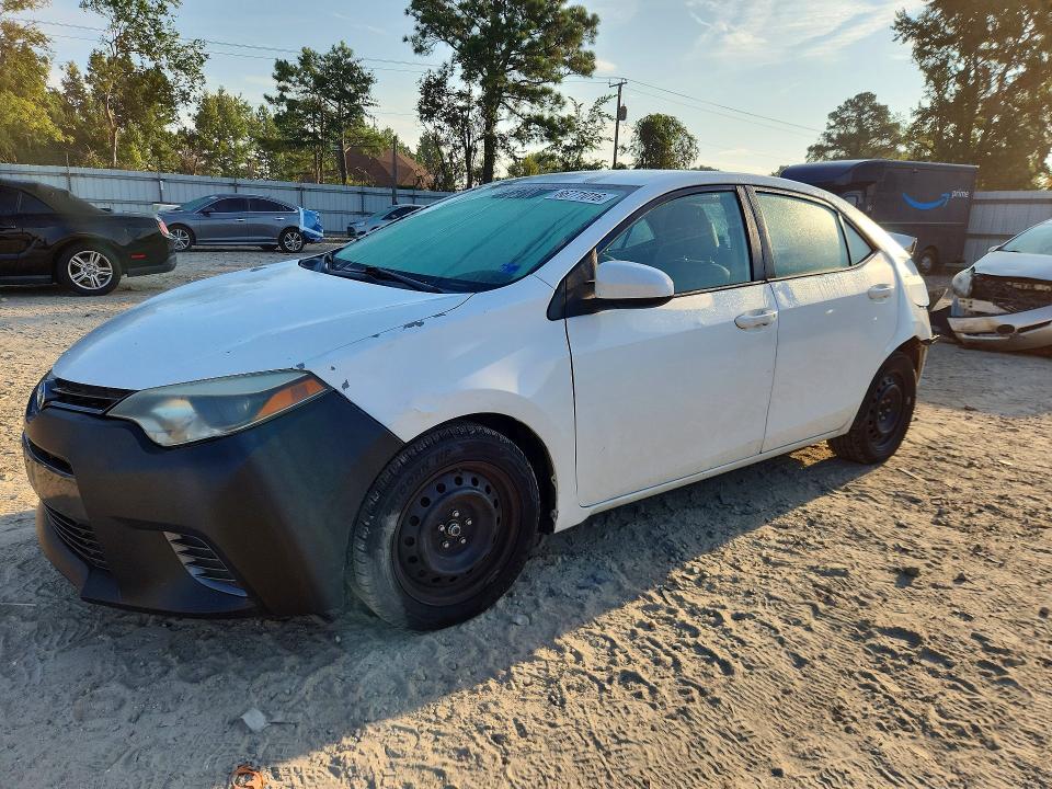 TOYOTA COROLLA 2015 с VIN 5YFBURHE3FP265592 - Фото с аукциона