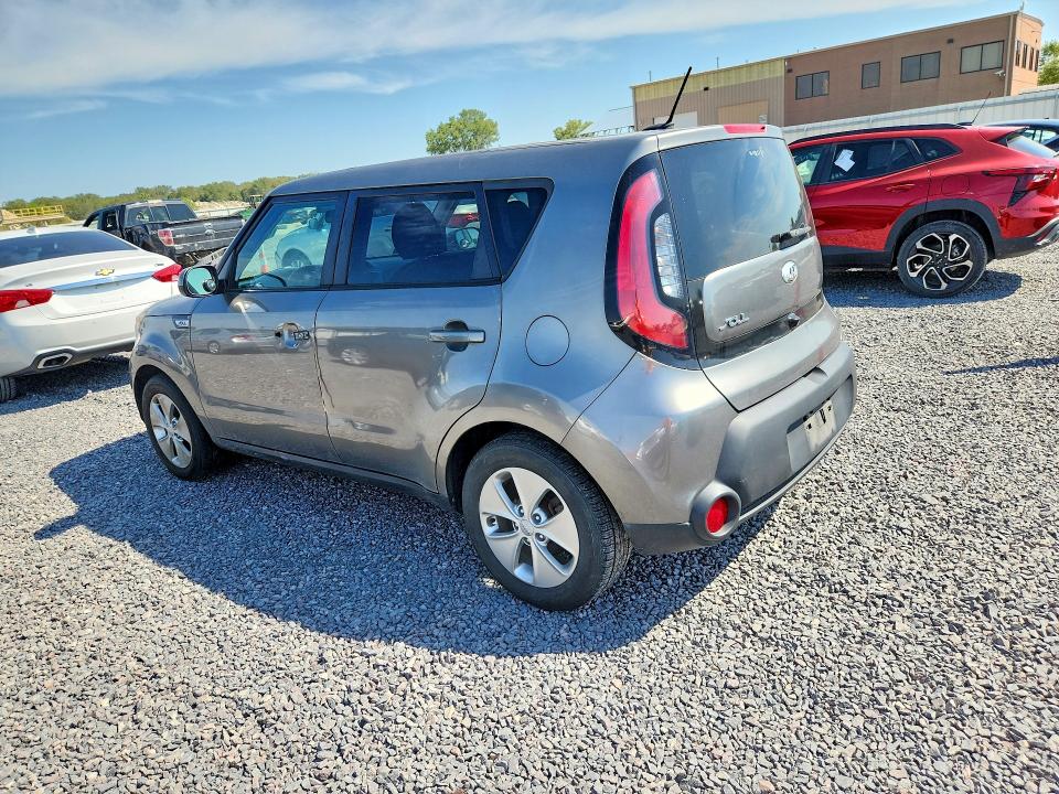 Фото 2 с аукциона – 2015 KIA SOUL с VIN KNDJN2A29F7162078