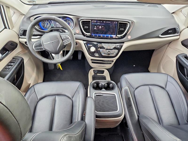 Photo 8 from auction – 2024 CHRYSLER PACIFICA with VIN 2C4RC1BG7RR149684