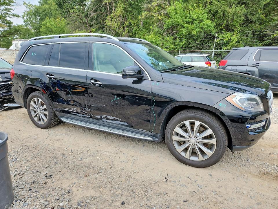 Photo 4 from auction – 2013 MERCEDES-BENZ GL with VIN 4JGDF7CE0DA187557