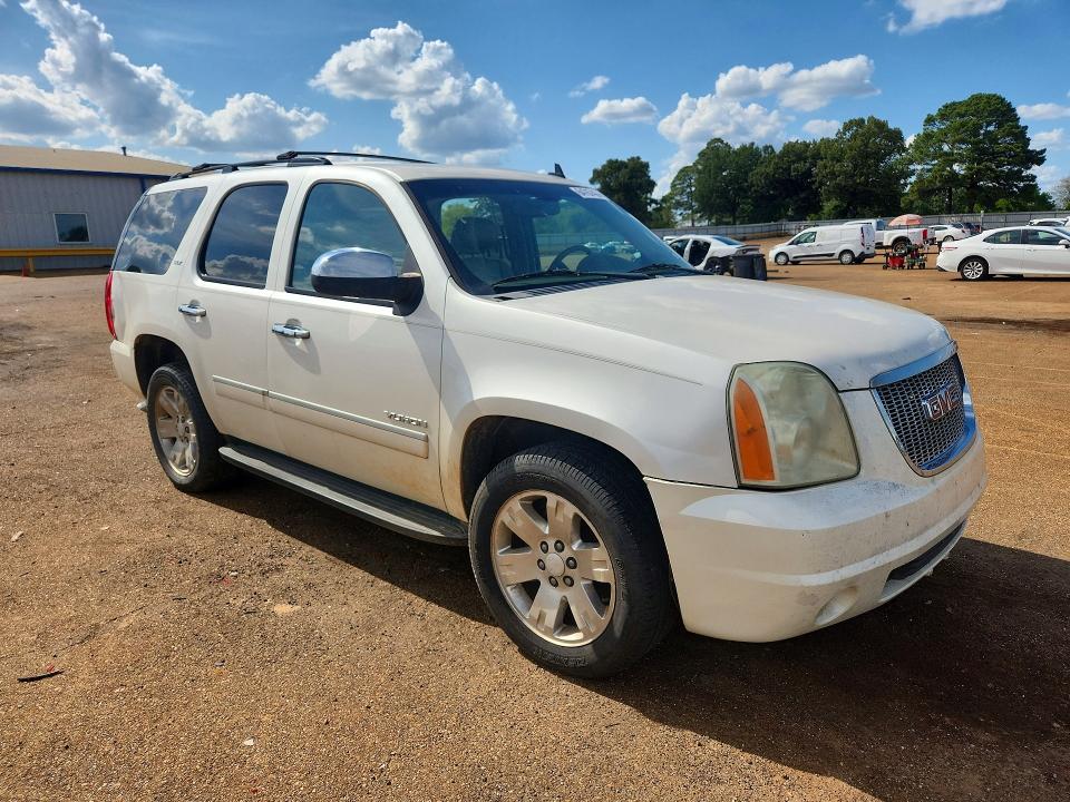 Photo 4 from auction – 2011 GMC YUKON with VIN 1GKS1CE09BR115425