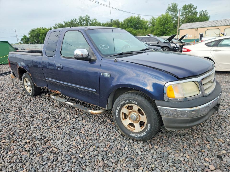 Photo 4 from auction – 2002 FORD F150 with VIN 2FTRX17262CA85700